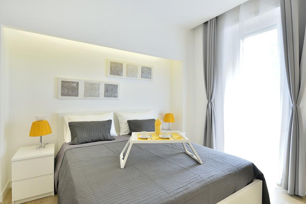 New Romantic Trastevere Apartment — Photos 1